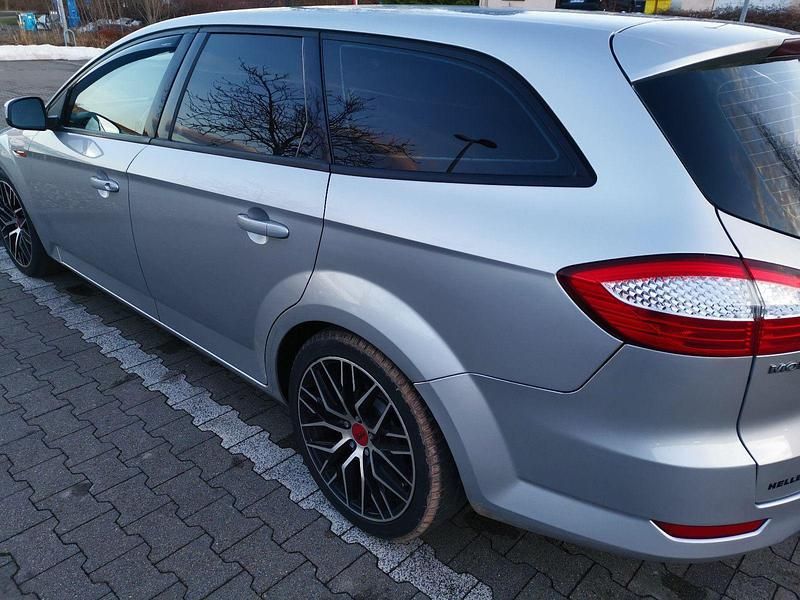 Gebraucht Ford Mondeo 101 PS (74 kW) 2009 Silber Kombi
