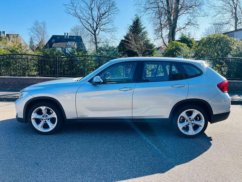 Silber Gebraucht 2012 BMW X1 xLine SUV | 5.999 € (Superpreis) - Bild 1/4