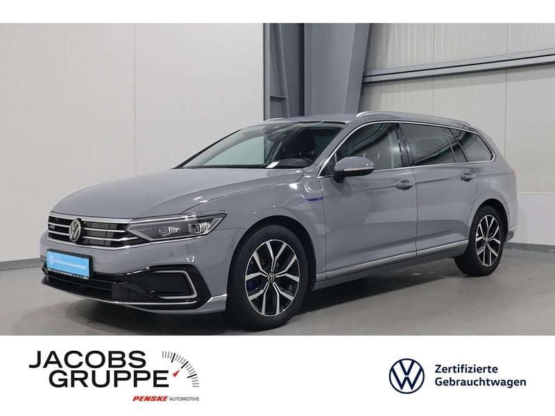 Grau Gebraucht 2022 VW Passat Pro Kombi | 21.470 € (Fairer Preis) - Bild 1/3