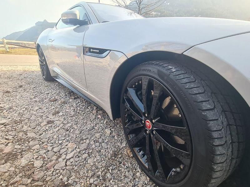 Gebraucht Jaguar F-Type R-Dynamic 381 PS (280 kW) 2020 Schwarz