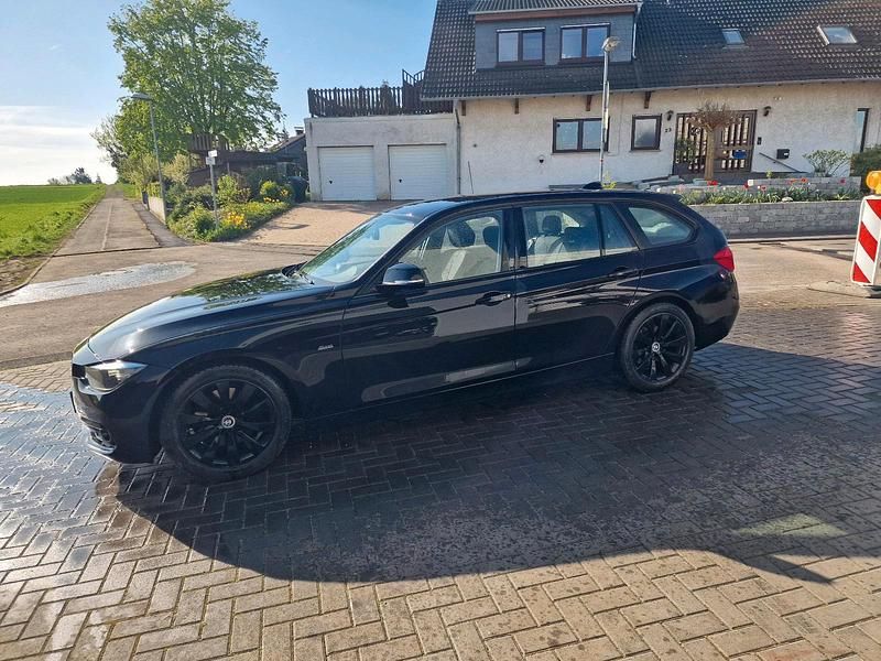 Schwarz Gebraucht 2016 BMW 325 Sport Line Kombi | 17.599 € (Etwas zu teuer) - Bild 1/4