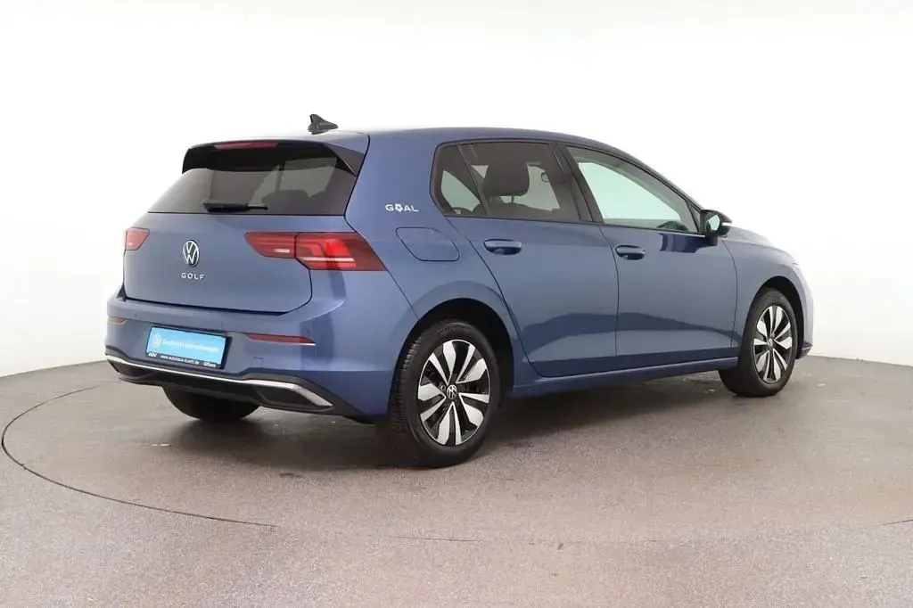 Gebraucht VW Golf VIII Goal 150 PS (110 kW) 2025 Anemonenblau metallic Limousine