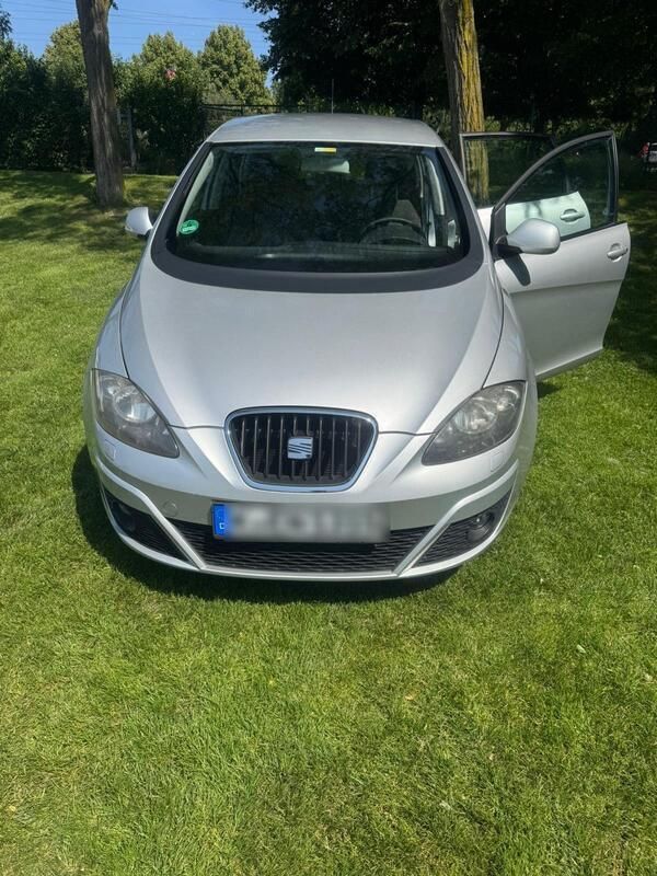 Silber Gebraucht 2011 Seat Altea Van / Kleinbus | 4.890 € (Fairer Preis) - Bild 1/4