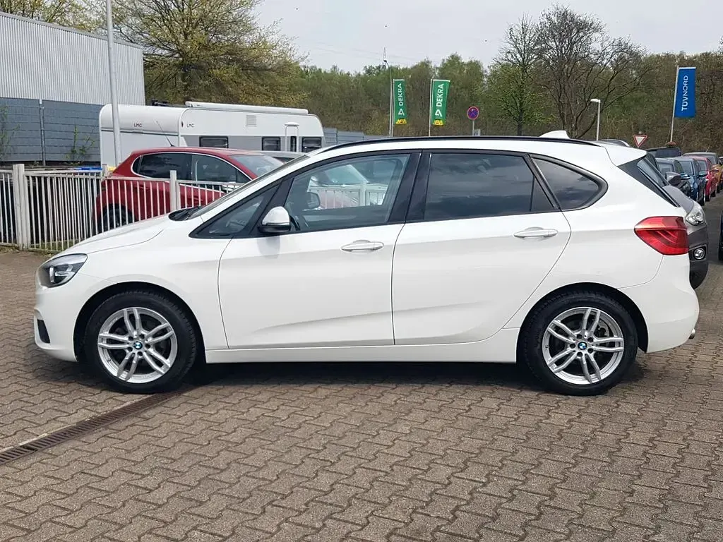 Gebraucht BMW 216 Active Tourer Advantage 116 PS (85 kW) 2017 Weiß Van / Kleinbus