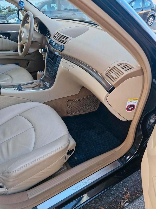 Gebraucht Mercedes E230 204 PS (150 kW) 2008 Schwarz Limousine