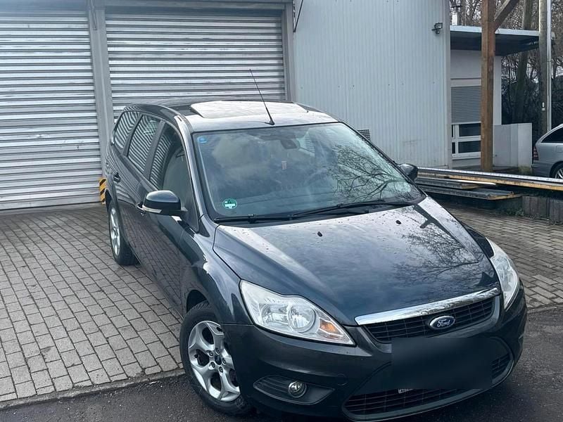 Gebraucht Ford Focus Titanium 125 PS (91 kW) 2009 Grau Kombi