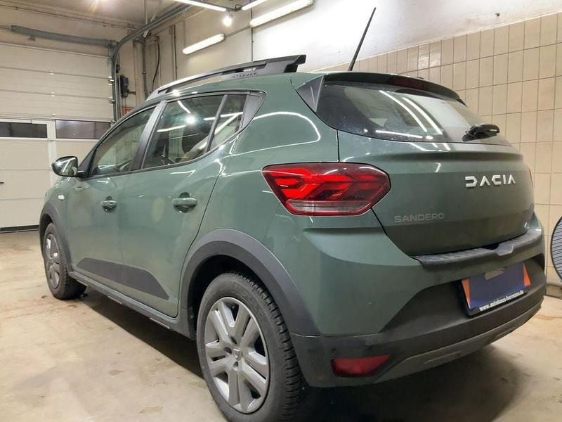 Gebraucht Dacia Sandero Expression 101 PS (74 kW) 2023 Grau Limousine