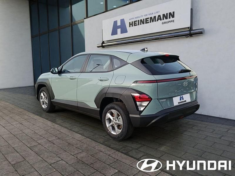 Neu Hyundai Kona 101 PS (74 kW) 2025 Mirage green SUV