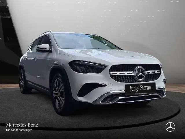 Gebraucht Mercedes GLA180 Advanced 116 PS (85 kW) 2025 Weiß SUV