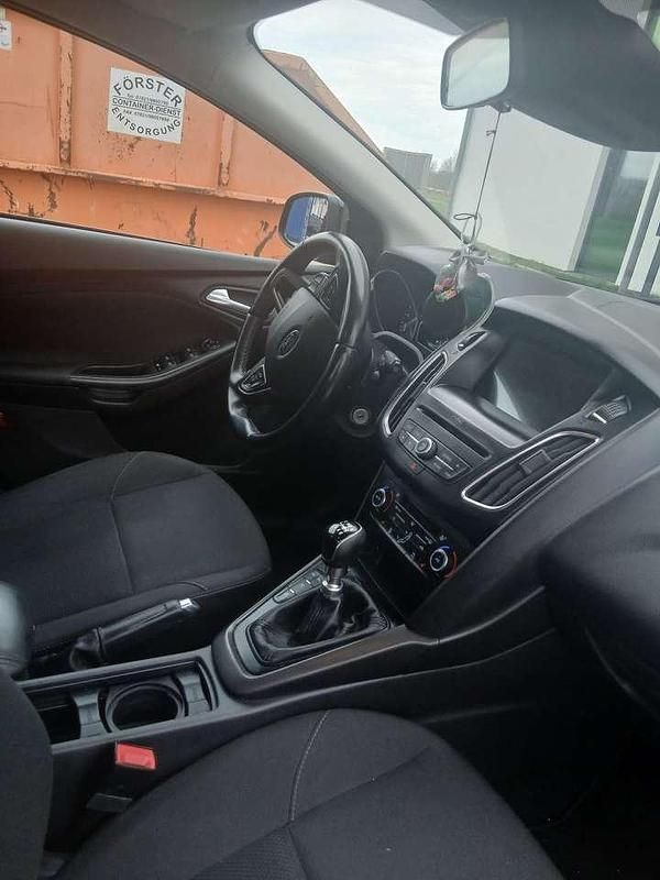 Gebraucht Ford Focus Cool & Connect 120 PS (88 kW) 2018 Schwarz Limousine