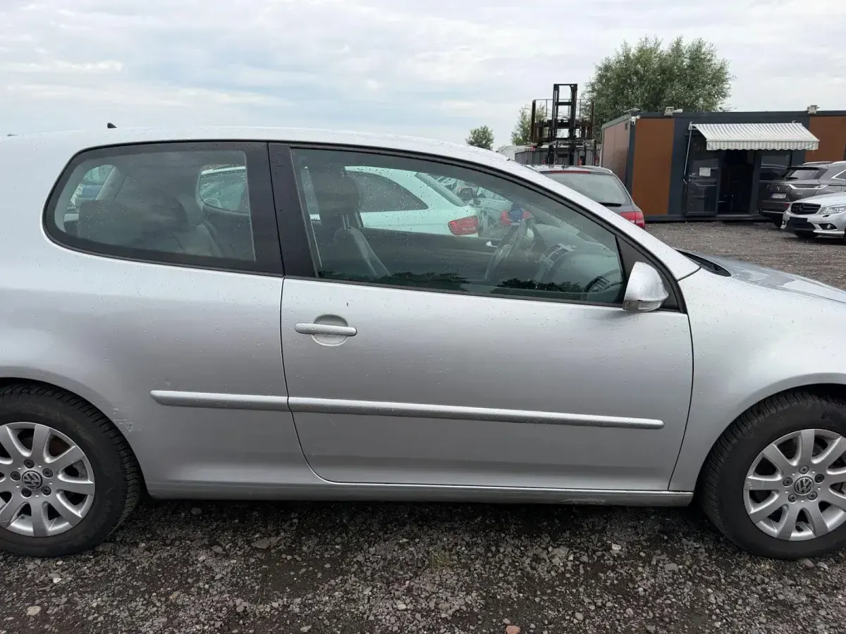Gebraucht VW Golf Comfortline 102 PS (75 kW) 2005 Silber Coupé