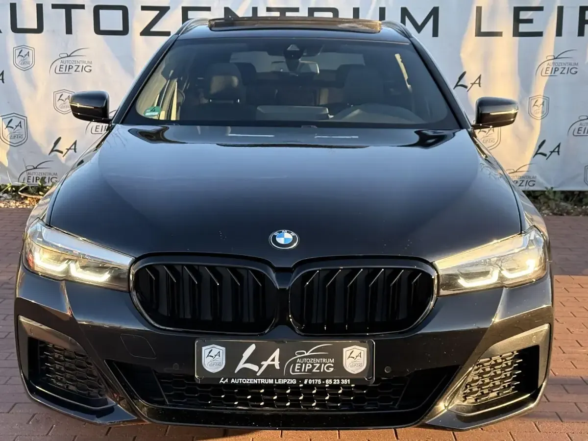 Gebraucht BMW 520 M Sport 163 PS (119 kW) 2021 Schwarz Kombi