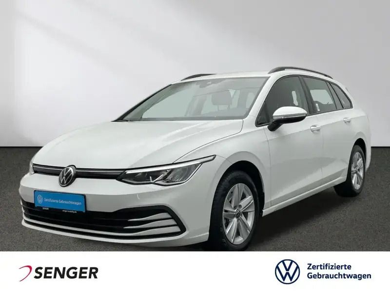 Weiß Gebraucht 2022 VW Golf VIII Life Kombi | 22.880 € (Fairer Preis) - Bild 1/1