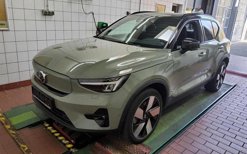 Gebraucht Volvo XC40 Ultimate 169 kW (231 PS) 2023 Sage green / metallic SUV