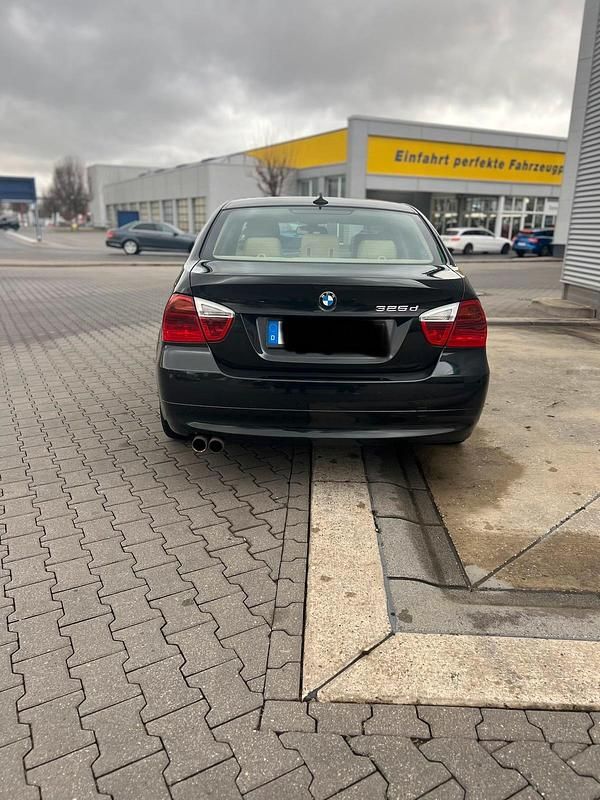Gebraucht BMW 325 191 PS (140 kW) 2008 Schwarz Limousine