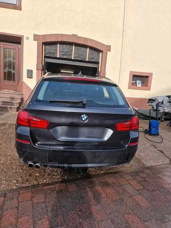 Gebraucht BMW 520 184 PS (135 kW) 2012 Grau Kombi