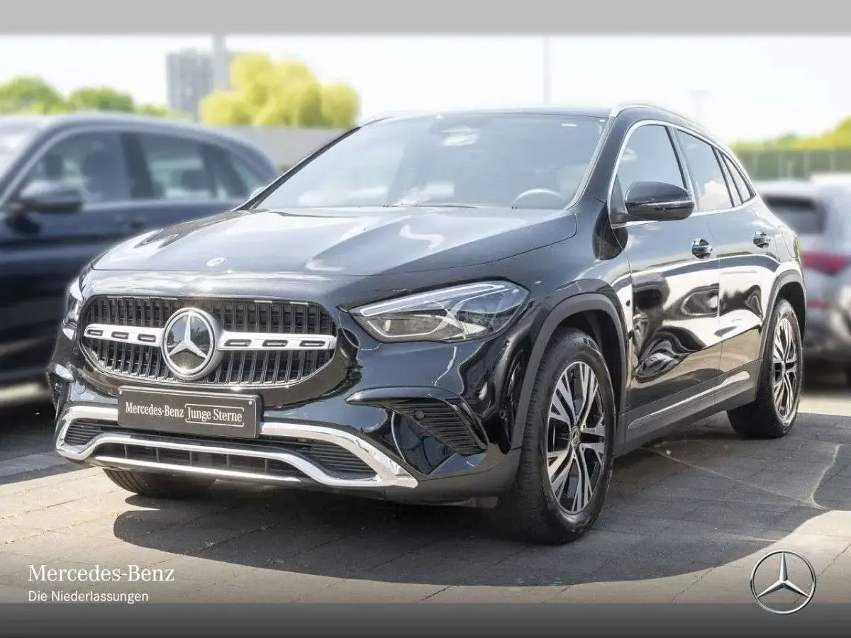 Gebraucht Mercedes GLA220 Advanced 190 PS (139 kW) 2025 Schwarz SUV