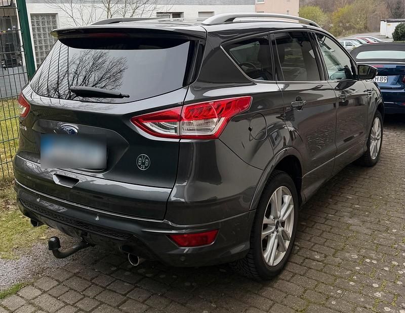 Gebraucht Ford Kuga 180 PS (132 kW) 2015 Grau SUV
