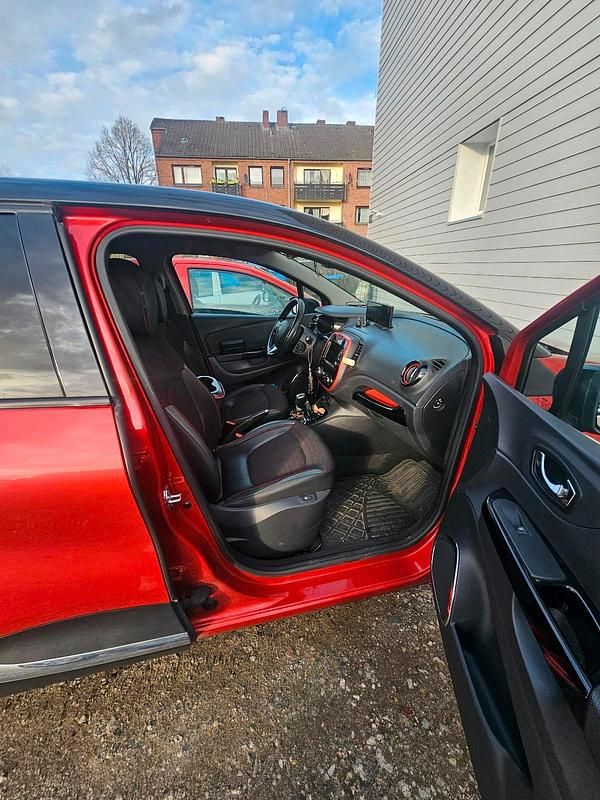 Gebraucht Renault Captur 90 PS (66 kW) 2016 Rot SUV
