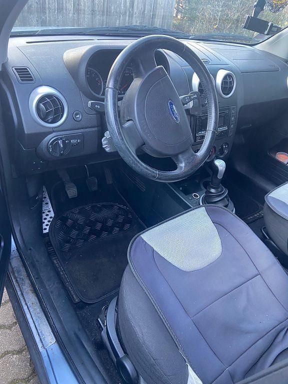 Gebraucht Ford Fusion 101 PS (74 kW) 2005 Blau Kleinwagen