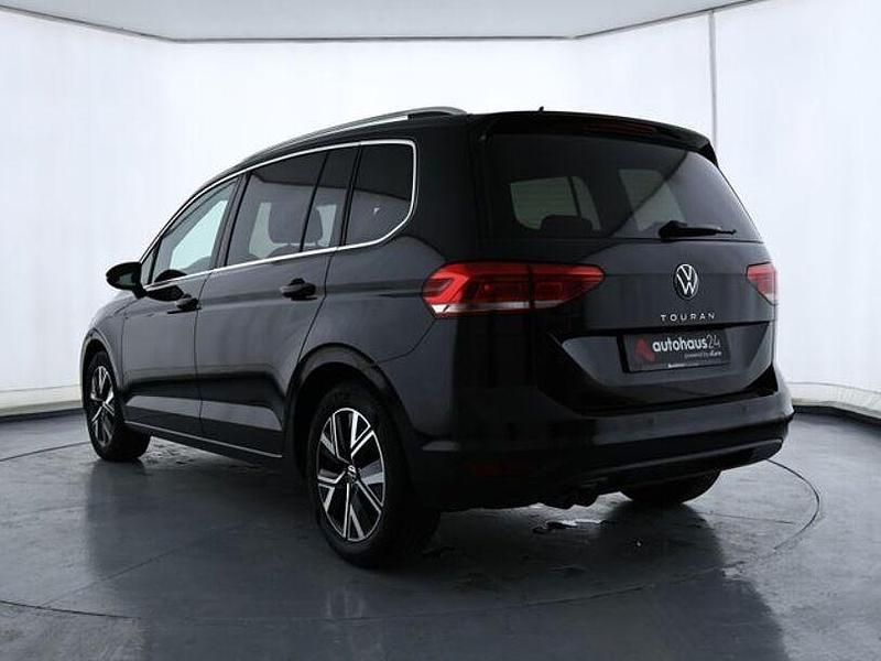 Gebraucht VW Touran Highline 150 PS (110 kW) 2022 Schwarz Van / Kleinbus