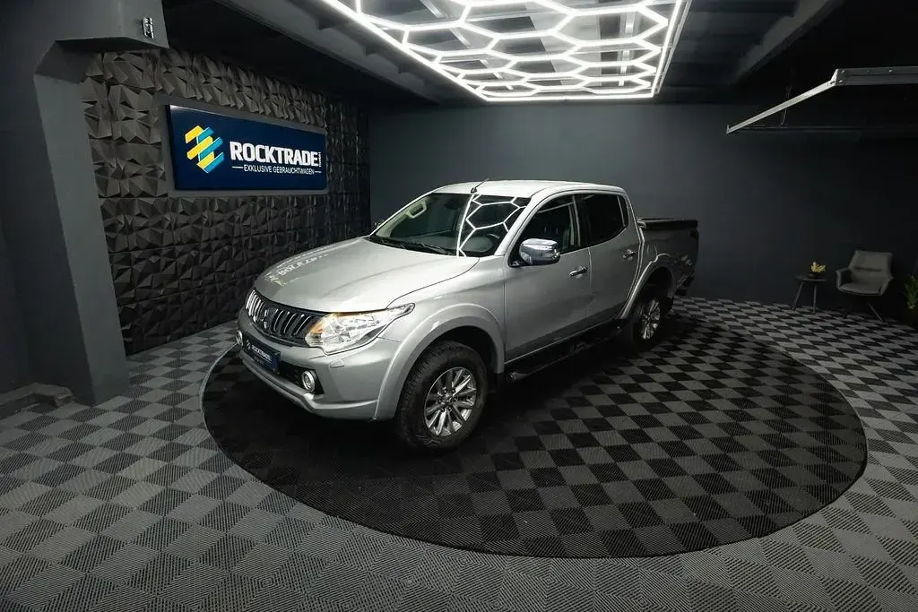 Gebraucht Mitsubishi L200 Plus 181 PS (133 kW) 2017 Silber Pickup
