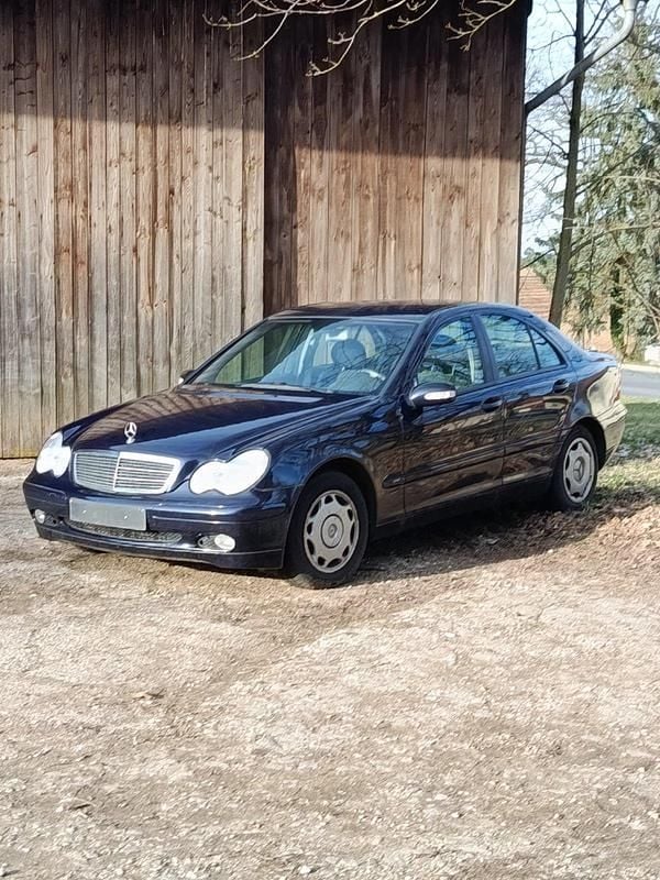 Gebraucht Mercedes C200 116 PS (85 kW) 2003 Blau Limousine