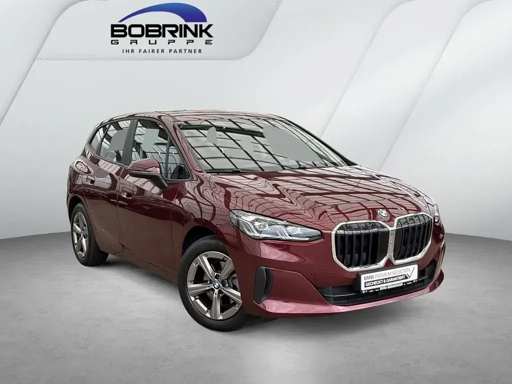 Gebraucht BMW 220 Active Tourer Sport Line 170 PS (125 kW) 2023 Rot Van / Kleinbus