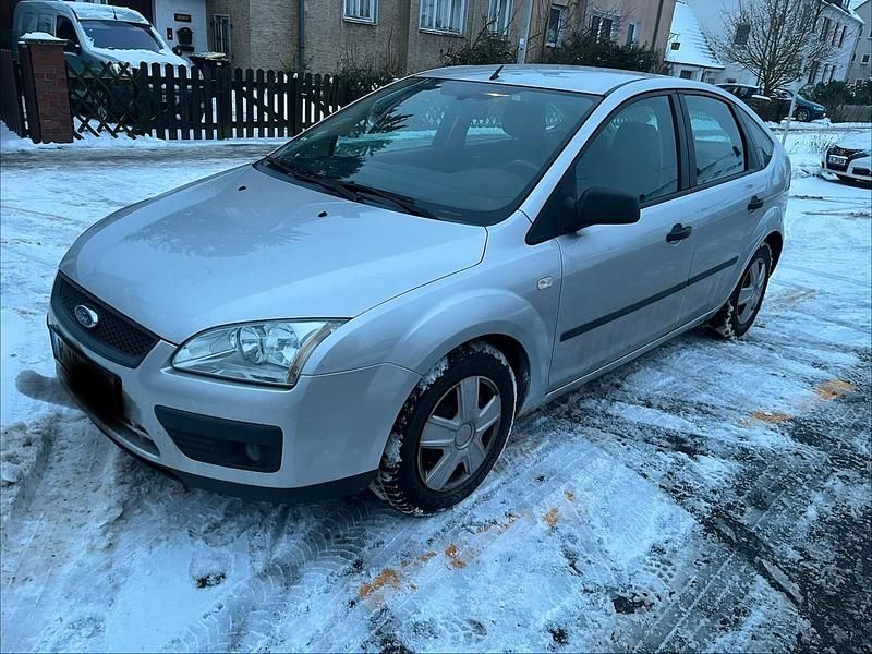 Gebraucht Ford Focus 100 PS (73 kW) 2006 Silber Kleinwagen