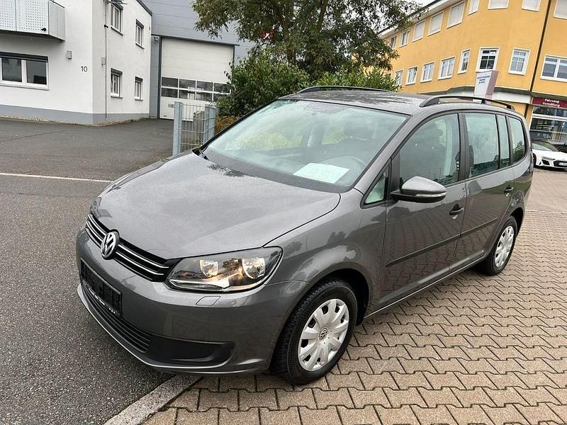 Grau Gebraucht 2010 VW Touran Trendline Van / Kleinbus | 6.950 € (Fairer Preis) - Bild 1/4