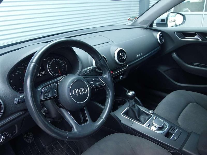Second-hand Audi A3 Basis 116 CP (85 kW) 2019 Argintiu Berlinǎ