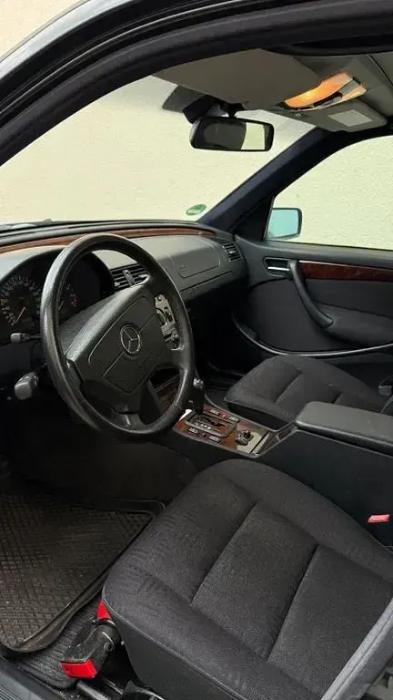 Gebraucht Mercedes C240 170 PS (125 kW) 2000 Schwarz Limousine