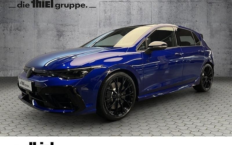 Blau Neu 2025 VW Golf Black Edition Limousine | 68.495 € - Bild 1/4