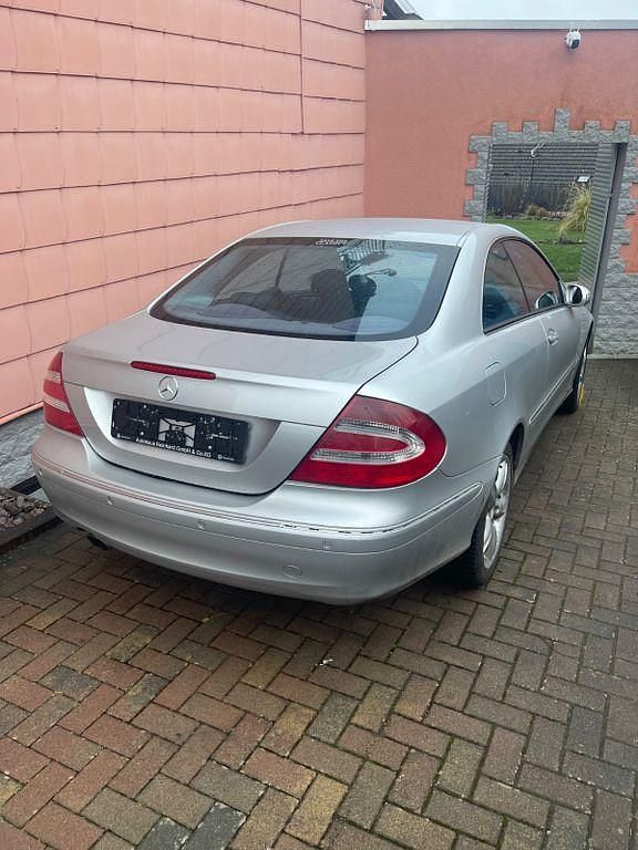 Gebraucht Mercedes CLK200 Avantgarde 163 PS (119 kW) 2003 Silber Coupé