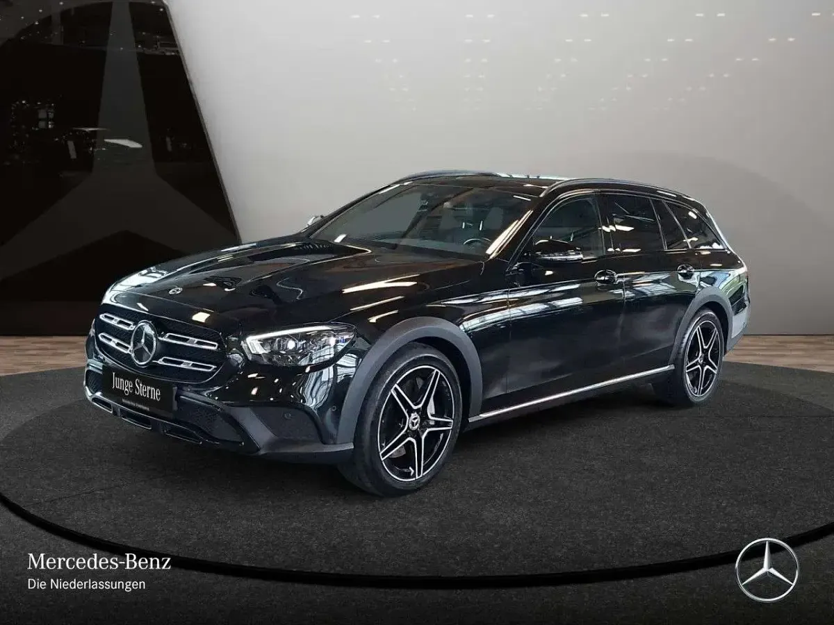 Gebraucht Mercedes E450 Night 367 PS (269 kW) 2021 Schwarz Limousine