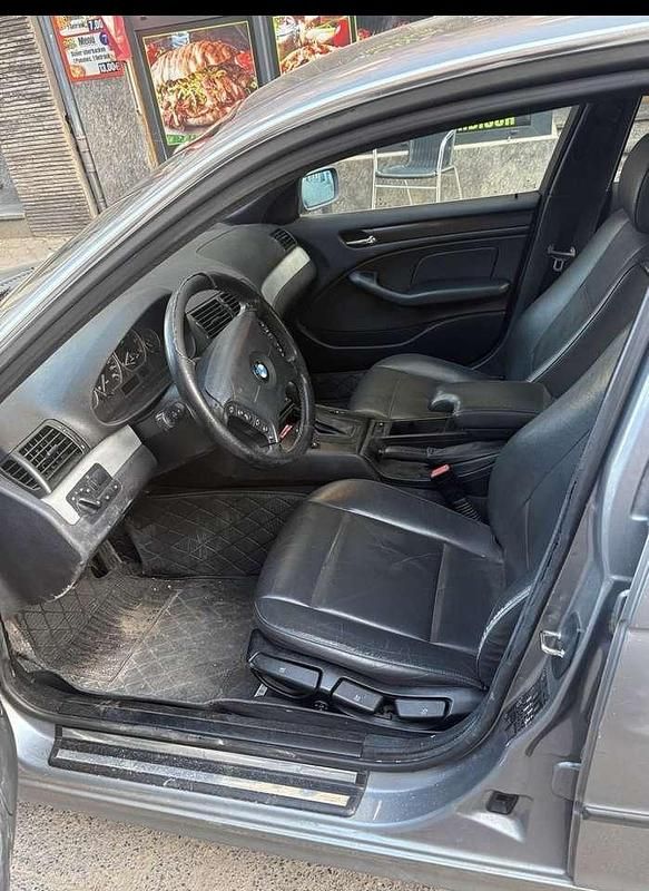 Gebraucht BMW 318 143 PS (105 kW) 2004 Grau Limousine