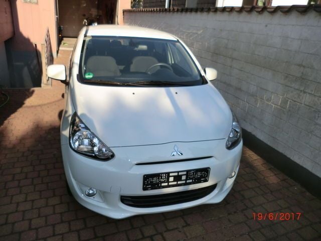 Gebraucht Mitsubishi Space Star Diamant Edition 80 PS (58 kW) 2016 Weiß Kleinwagen