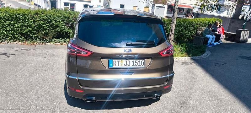 Gebraucht Ford S-MAX Vignale 179 PS (131 kW) 2017 Braun Van / Kleinbus