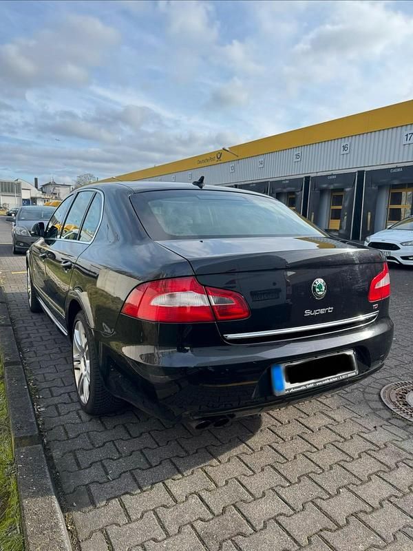 Gebraucht Skoda Superb 170 PS (125 kW) 2010 Schwarz Limousine