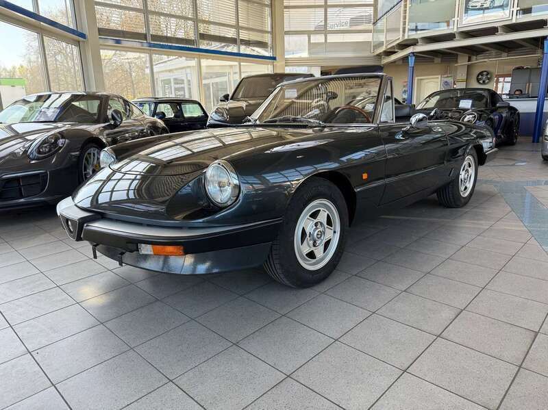 Anthrazit met. Gebraucht 1985 Alfa Romeo Spider Cabrio | 16.600 € - Bild 1/4