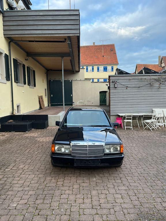 Gebraucht Mercedes 190 109 PS (80 kW) 1992 Schwarz Limousine