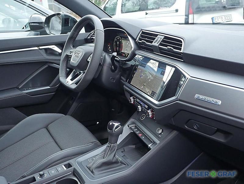 Gebraucht Audi Q3 Ambiente 193 PS (141 kW) 2025 Mythosschwarz metallic SUV