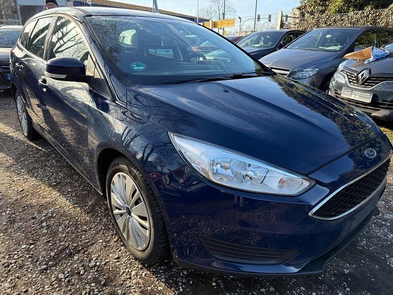 Gebraucht Ford Focus Trend 101 PS (74 kW) 2014 Blau Kombi
