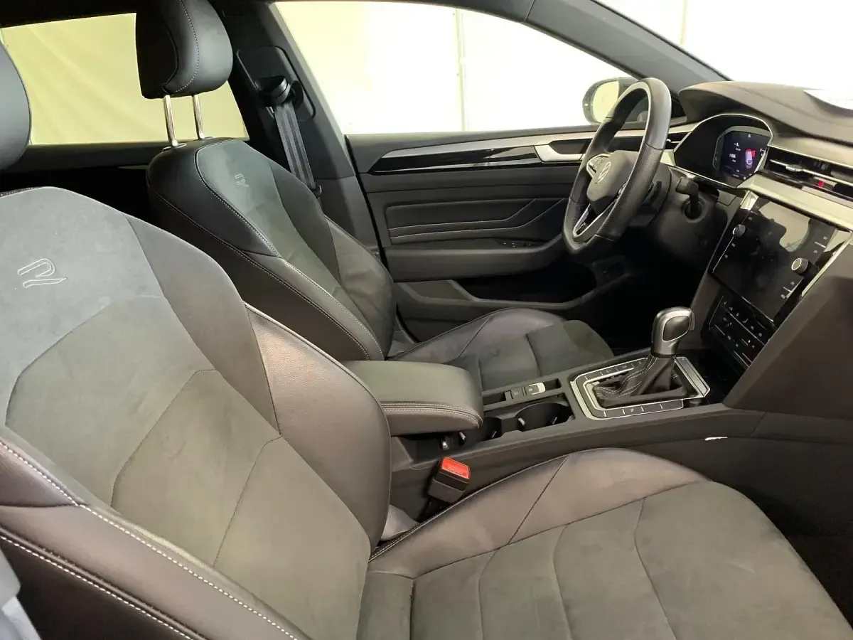 Gebraucht VW Arteon R-line 218 PS (160 kW) 2023 Schwarz Kombi