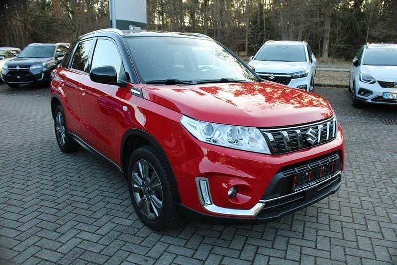 Gebraucht Suzuki Vitara Comfort 111 PS (81 kW) 2019 Rot SUV