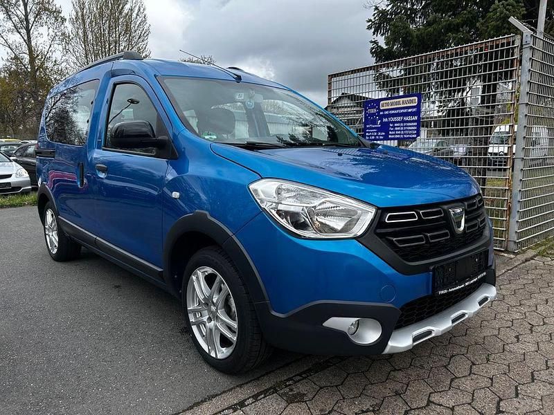 Gebraucht Dacia Dokker Celebration 116 PS (85 kW) 2018 Blau Van / Kleinbus