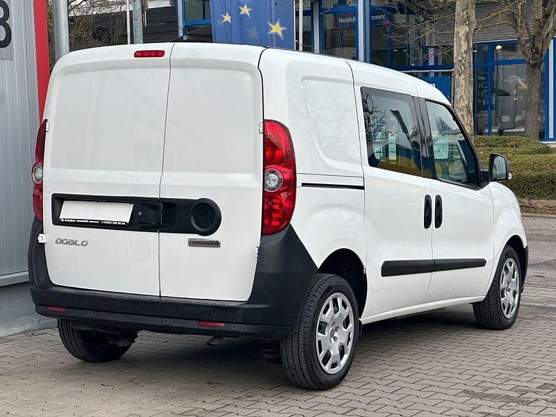 Gebraucht Fiat Doblò 95 PS (69 kW) 2020 Weiß Van / Kleinbus