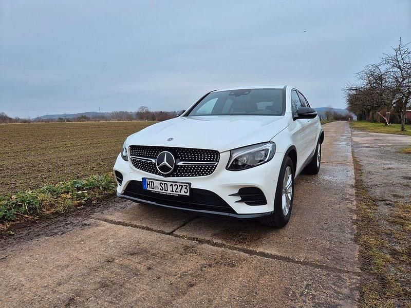 Gebraucht Mercedes GLC300 AMG line 245 PS (180 kW) 2017 Weiß Coupé