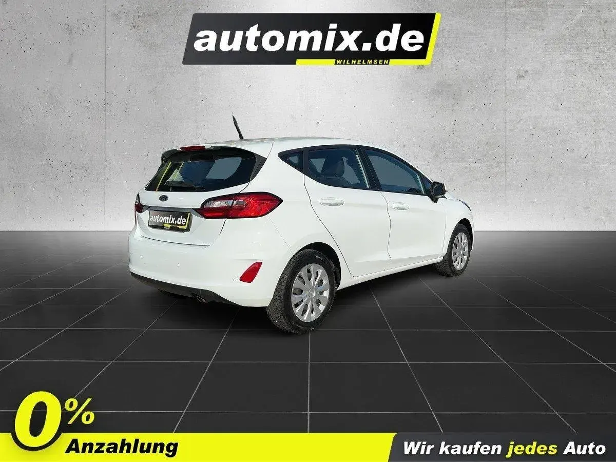 Gebraucht Ford Fiesta Cool & Connect 75 PS (55 kW) 2022 Frost weiss Kleinwagen