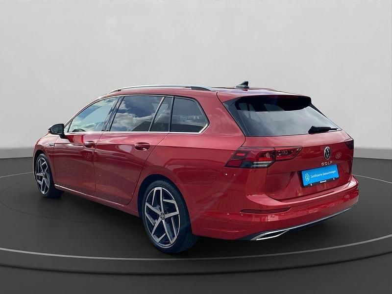 Gebraucht VW Golf VIII Style 190 PS (139 kW) 2023 Rot Kombi